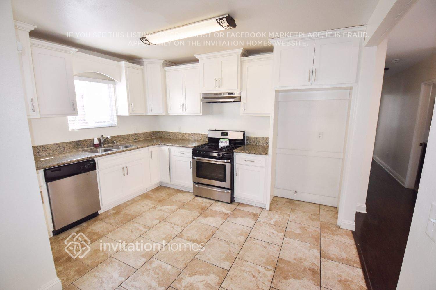 Building Photo - 1240 W 82nd St