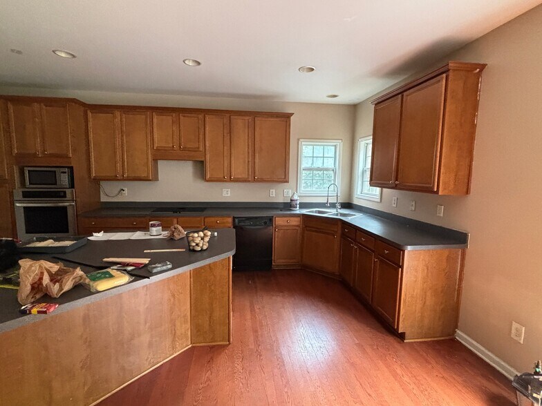 Building Photo - 488 Musical Ct