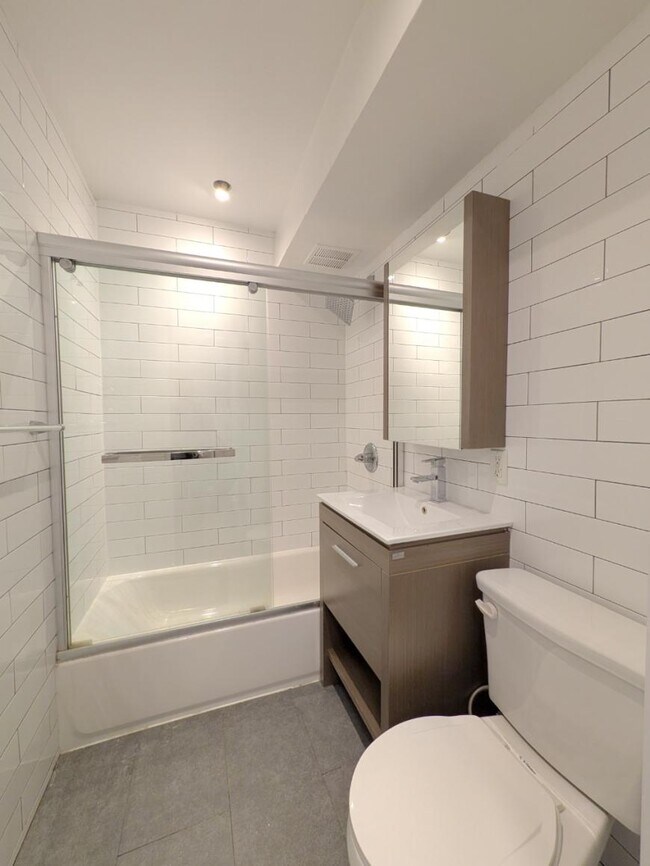 Building Photo - 10 bedroom in New York NY 10011