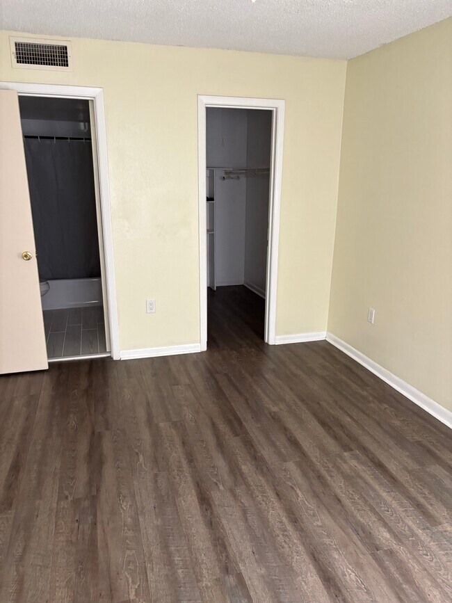 Building Photo - 3274 S Semoran Blvd