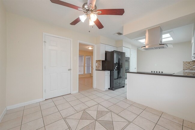 Building Photo - 15910 Tumbling Rapids Dr