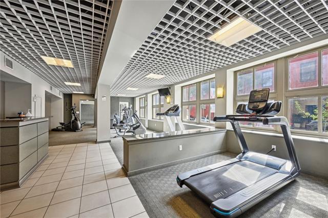 Building Photo - 333 Julia St