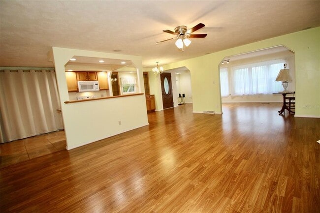 Building Photo - 10992 Poplar St NE