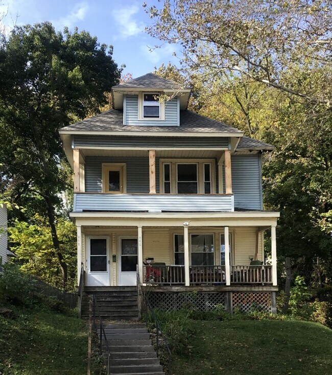 Building Photo - 446 Columbus Ave