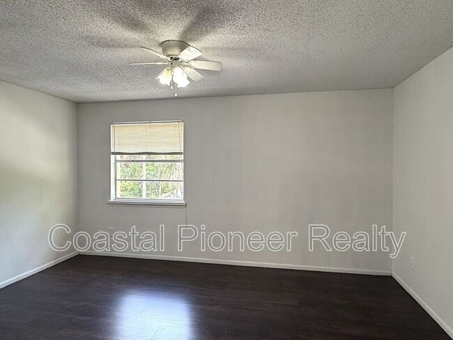Building Photo - 7573 Abonado Rd