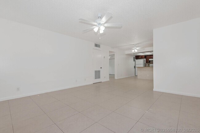 Building Photo - 8830 W Sample Rd