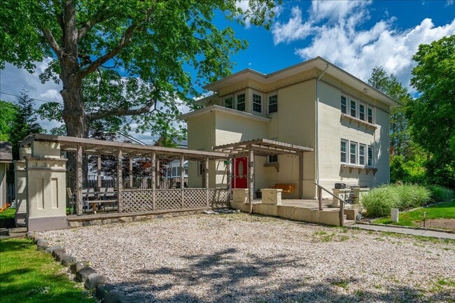Building Photo - Rare Harbor Heights Rental | 4BR Colonial with Parking & Fenced Yard