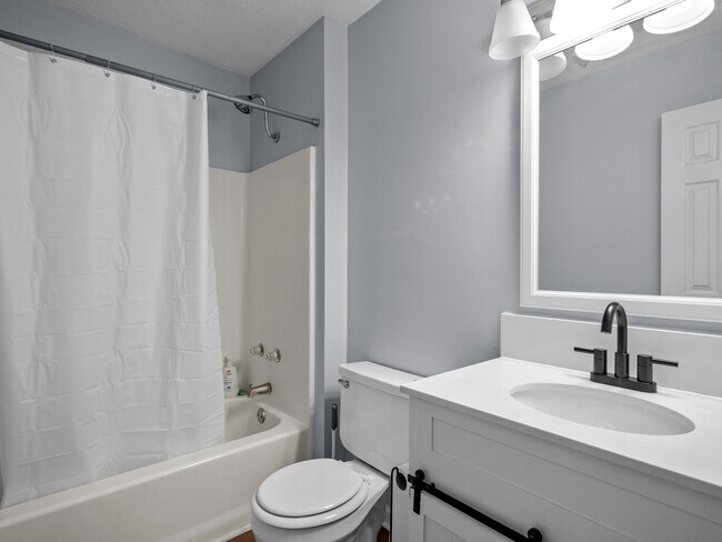 Building Photo - 1020 Furia Dr