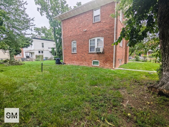 Building Photo - 23 Milmarson Pl NW