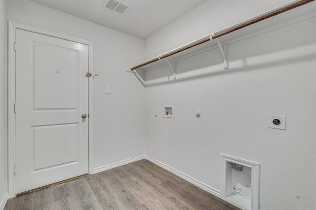 Building Photo - 2125 Croton Ave