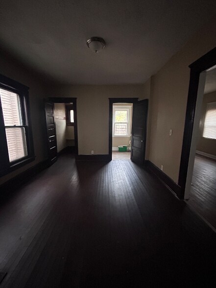 Building Photo - 1331 E 86th St