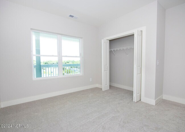 Building Photo - 109 Knollwood Dr