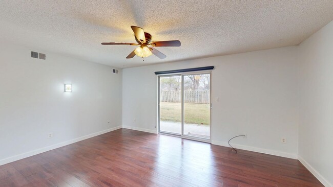 Building Photo - 42580 Plymouth Hollow Dr