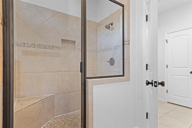 Building Photo - 14913 Longbranch Dr