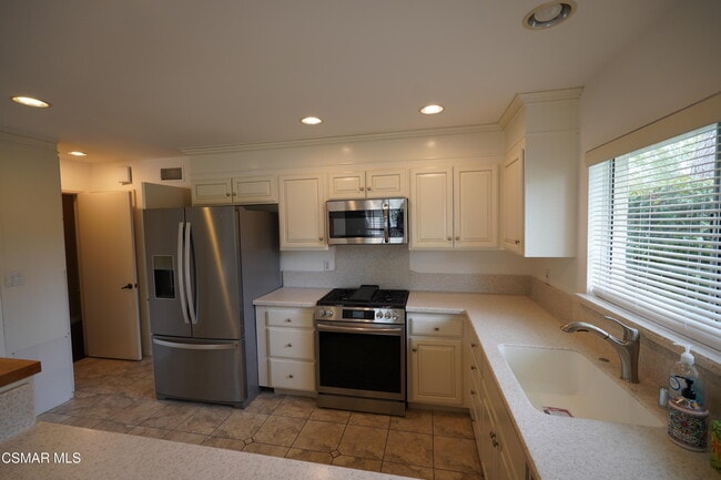 Building Photo - 2165 Crespi Ln