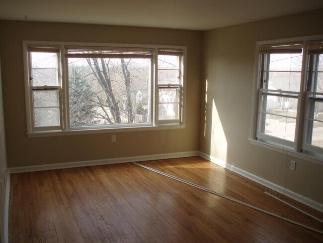 Building Photo - 922 Melvin Court # 2