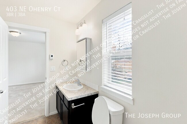 Building Photo - 403 NE Ohenry Ct
