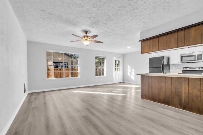 Building Photo - 11829 S Red Cedar Cir