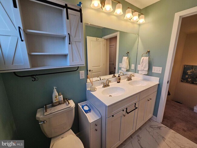 Building Photo - 1870 Boulder Dr