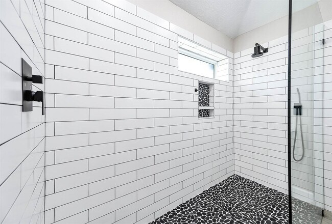 Building Photo - 5006 Riverbridge Ct
