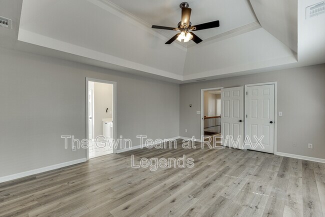 Building Photo - 1795 Lake Heights Cir