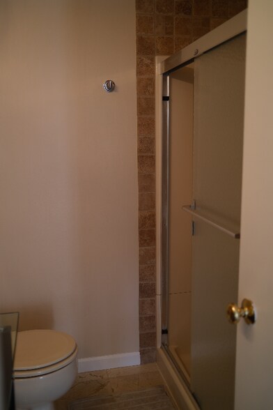 Building Photo - 153A Bradford Ct