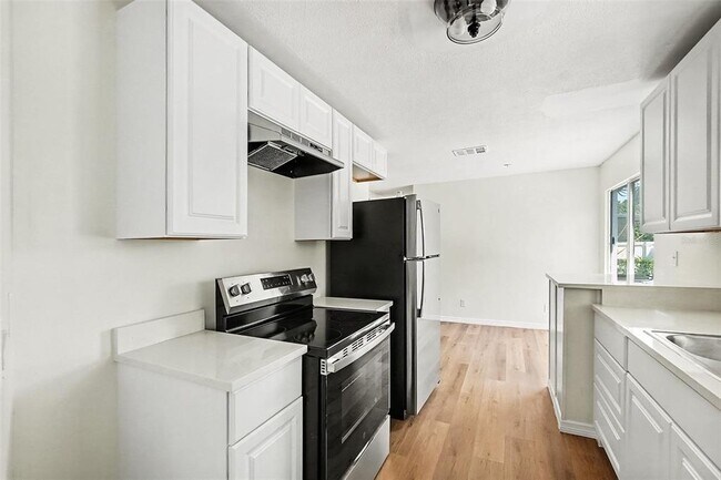 Building Photo - 6515 3rd St Ct W