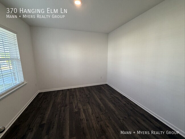 Building Photo - 370 Hanging Elm Ln
