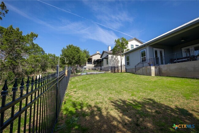 Building Photo - 727 Mission Trail