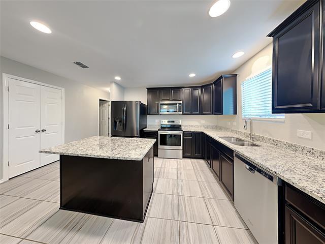 Building Photo - 1448 Vernon Dr