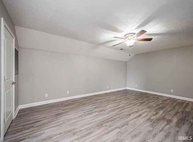 Building Photo - 2747 Thornhill Dr