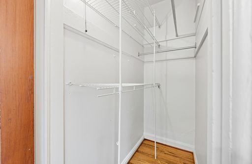 Building Photo - Charming 1-Bedroom Apartment in Desirable ...