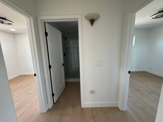 Building Photo - 5430 Sunny Ridge Pl