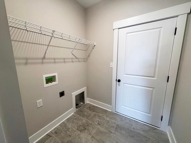 Building Photo - 1411 Sagecrest Ct