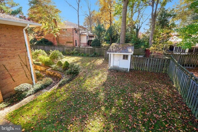 Building Photo - 6220 Robinwood Rd