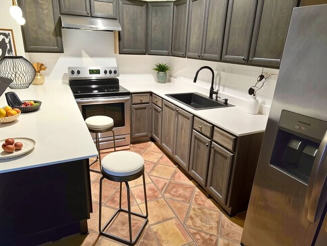 Building Photo - 2351 Longhorn St