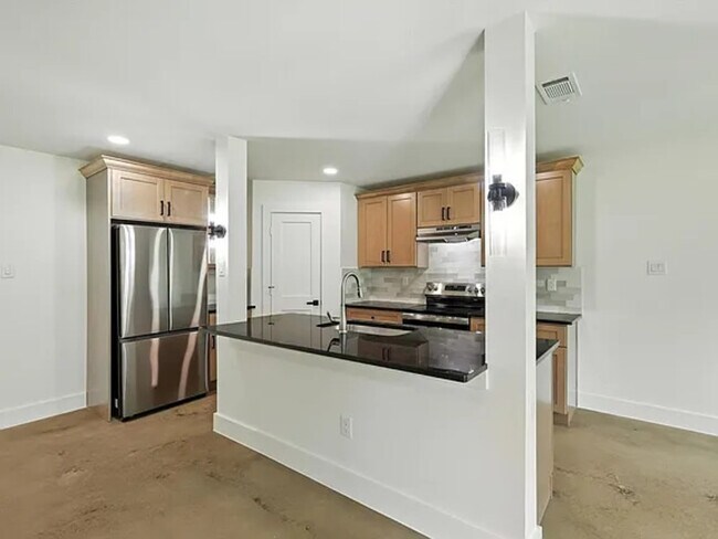 Building Photo - 1004 Branch St