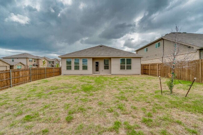 Building Photo - Charming 4-Bedroom Home in Eagle Mountain-...