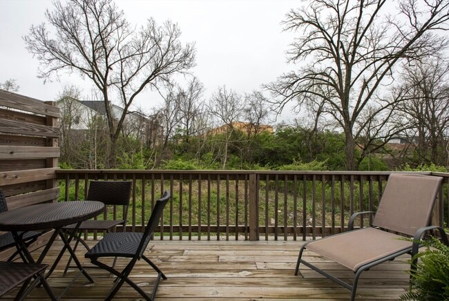 Building Photo - 700 James Ave