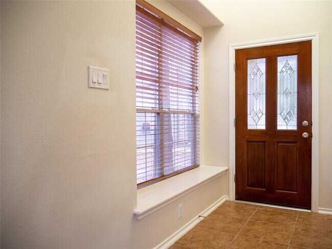 Building Photo - 47 Wickerdale Pl