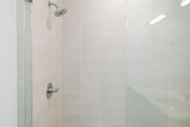 Building Photo - 705 Ariana Ct