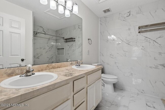 Building Photo - 411 Walnut Dr