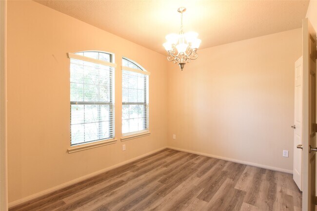 Building Photo - 118 E Lasting Spring Cir