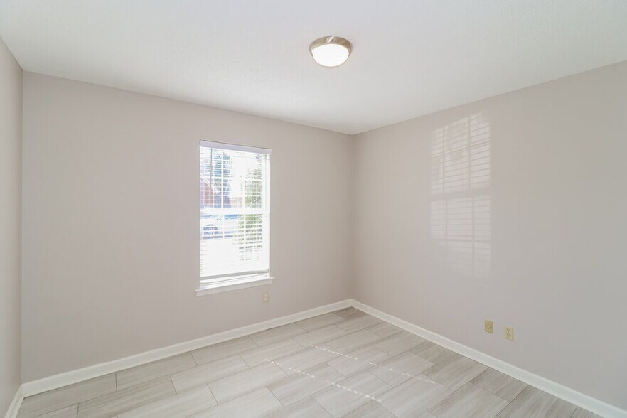 Building Photo - 8416 Kimberly Rose Dr