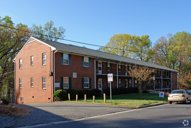 Building Photo - Highland Commons