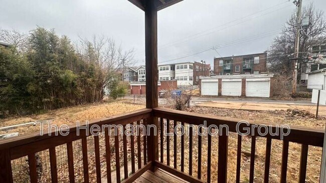 Building Photo - 5042 Pernod Ave
