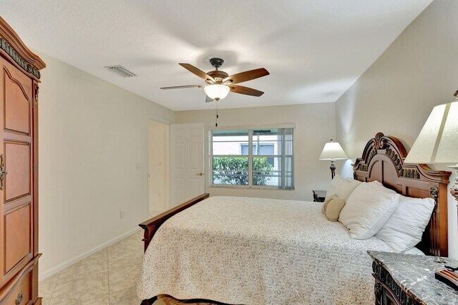 Building Photo - 13796 Yarmouth Dr