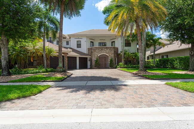 Building Photo - 10703 Versailles Blvd