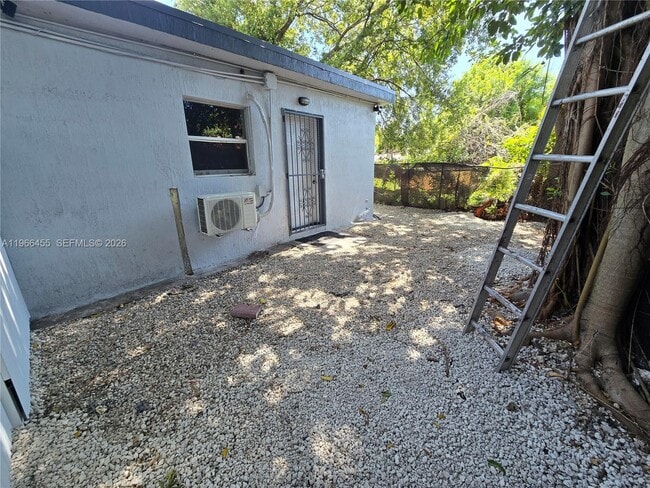 Building Photo - 1230 NW 70th St