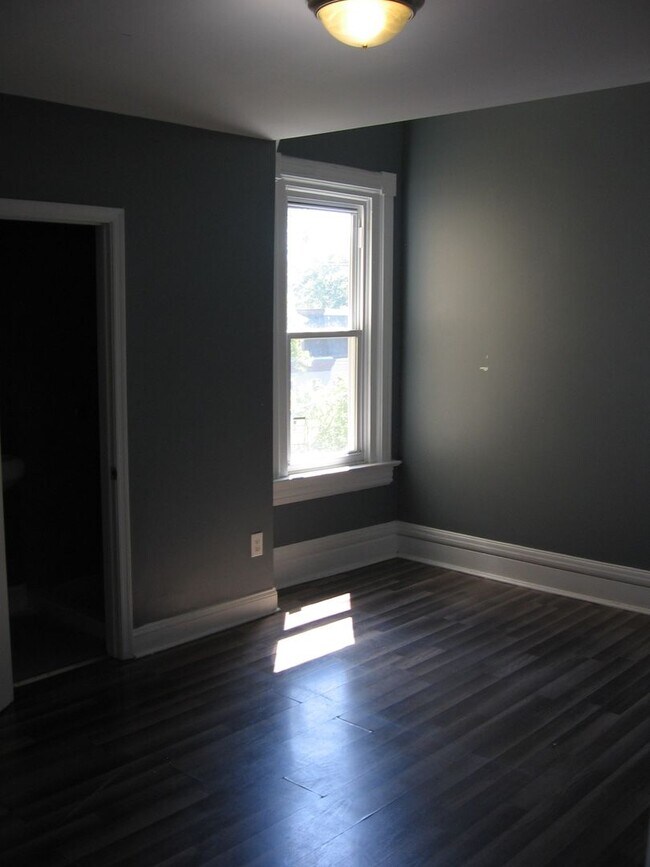 Building Photo - 3126 N 16th St